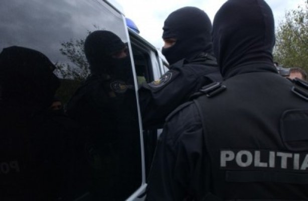 Hoţii de energie electrică din Feteşti, deranjaţi de jandarmii constănţeni